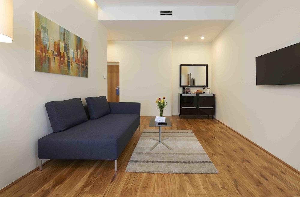 Hilight Suite Hotel Hotel 4*